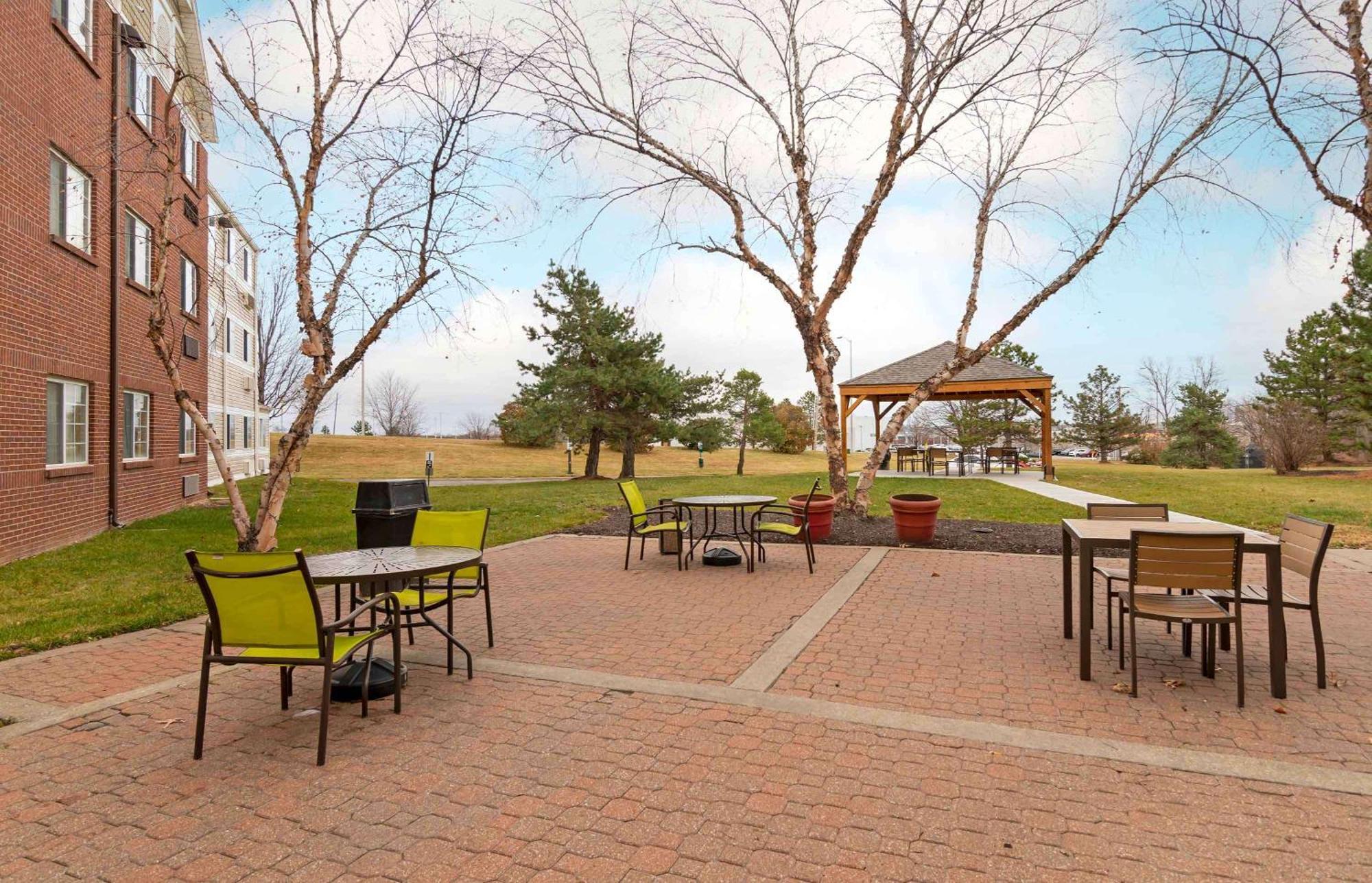 Extended America - Kansas - Airport - Tiffany Springs Hotel 2*